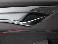 2022款 2.0T 自动领航型