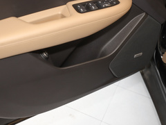 2022款 2.0T 四驱铂金型