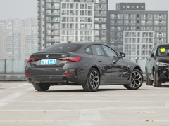 2022款 430i Gran Coupe M运动曜夜套装