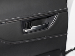 2022款 2.0L CVT两驱豪华版