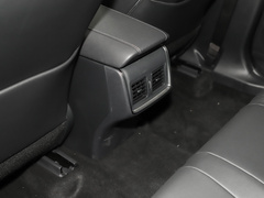 2022款 2.0L CVT两驱豪华版