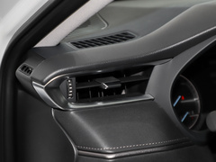 2022款 2.0L CVT两驱豪华版