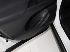 2022款 2.0L CVT两驱豪华版