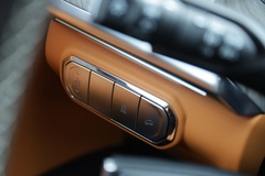 2022款 3.0T 商务版 造境型 5座