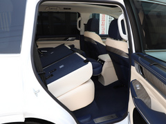 2022款 3.0T 商务版 造境型 5座