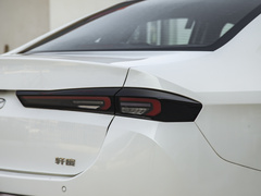 2021款 1.5T CVT扎起版