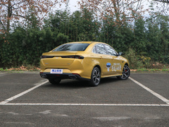 2021款 1.5T CVT霸道版