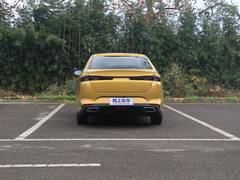 2021款 1.5T CVT霸道版