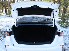 2021款 1.5L CVT尊贵版