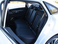 2021款 1.5L CVT尊贵版