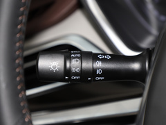 2022款 1.8TD DCT白金尊贵型