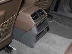2022款 55 TFSI quattro S-line 志远型流晶套装