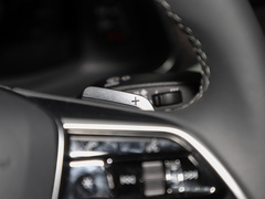 2022款 55 TFSI quattro S-line 志远型流晶套装