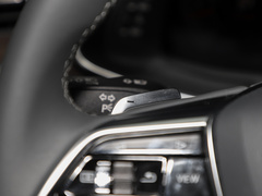 2022款 55 TFSI quattro S-line 志远型流晶套装