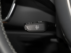 2022款 55 TFSI quattro S-line 志远型流晶套装