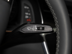 2022款 55 TFSI quattro S-line 志远型流晶套装