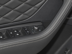 2022款 2.0T DCT两驱智联旗畅版 五座