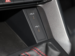 2022款 40 TFSI RS 套件燃速型 