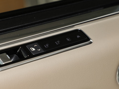 2022款 3.0 L6 400PS 传世加长经典版