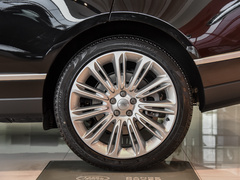 2022款 3.0 L6 400PS 尊崇创世加长版