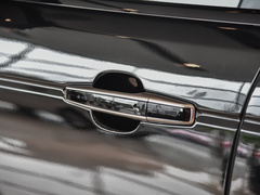 2022款 3.0 L6 400PS 尊崇创世加长版