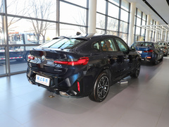 2022款 xDrive 25i M运动套装