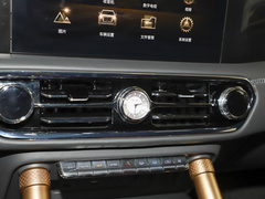 2022款 4.0T 典雅旗航版 6座