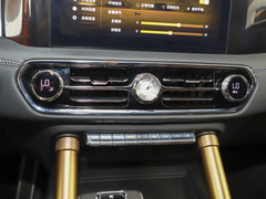 2022款 4.0T 典雅旗航版 6座