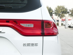 2022款 PLUS 1.5T DCT柳岩联名版