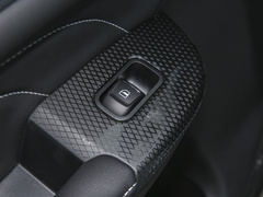 2022款 PLUS 1.5T DCT柳岩联名版