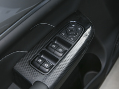 2022款 PLUS 1.5T DCT柳岩联名版