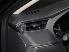 2022款 2.0L CVT两驱豪华版