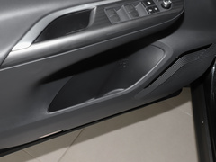 2022款 2.0L CVT两驱豪华版