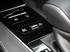 2022款 双擎 2.5L CVT四驱尊享版