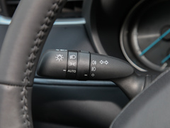 2022款 双擎 2.5L CVT四驱尊享版