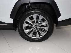 2022款 2.0L 两驱豪华版 