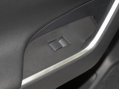 2022款 2.0L 两驱豪华版 