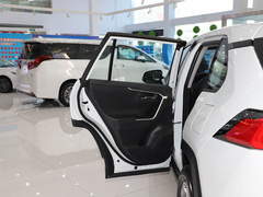 2022款 2.0L 两驱豪华版 
