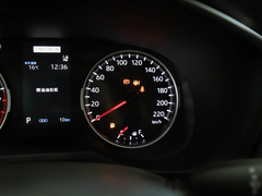 2022款 2.0L 两驱豪华版 