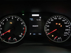 2022款 2.0L 两驱豪华版 