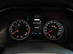 2022款 2.0L 两驱豪华版 