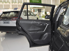 2022款 2.0L 两驱豪华版 