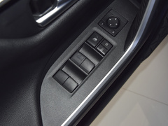 2022款 2.0L 两驱豪华版 
