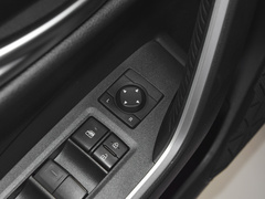 2022款 2.0L 两驱豪华版 
