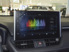 2022款 2.0L 两驱豪华版 