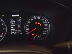 2022款 2.0L 两驱豪华版 