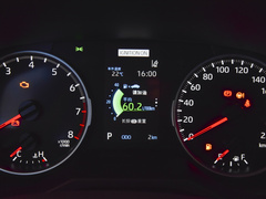 2022款 2.0L 两驱豪华版 