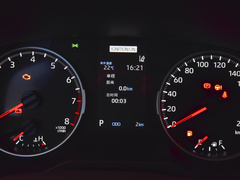 2022款 2.0L 两驱豪华版 