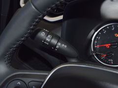 2022款 2.0L 两驱豪华版 