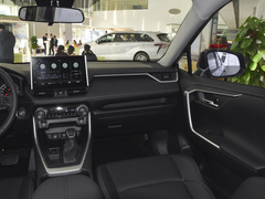 2022款 2.0L 两驱豪华版 
